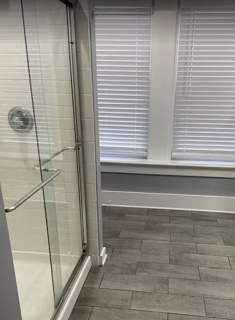 Shower and amenities room